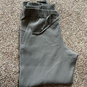 Lululemon joggers Size 8